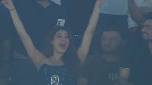 Janhvi Kapoor’s priceless reaction to Virat Kohli’s run out of Dhruv Jurel at RCB vs RR is viral