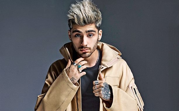 After splitting from One Direction, Zayn Malik puts on an incredible solo performance.